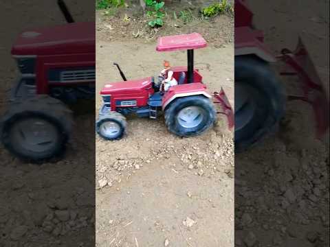 Mama khet mein mitti ko samtal karta #tractor #karava