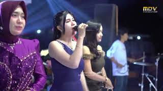Download lagu JATUH CINTA - ALL ARTIS - OM. NEW ARJUNA NADA Live in Gondoharum Kudus - Wedding Alfredo & Wafiq mp3 Download lagu JATUH CINTA - ALL ARTIS - OM. NEW ARJUNA NADA Live in Gondoharum Kudus - Wedding Alfredo & Wafiq mp3