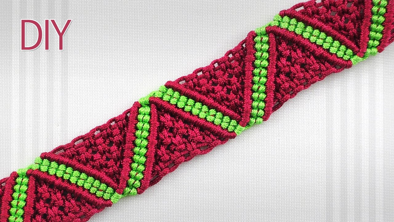 How to Make a Macrame ZigZag Surf Bracelet