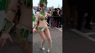 女子大生サンバ　ウニアン・ドス・アマドーリス