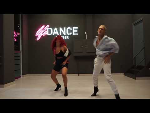 Zafeiria Saapoglou & Tasos Xiarcho Collaboration Class