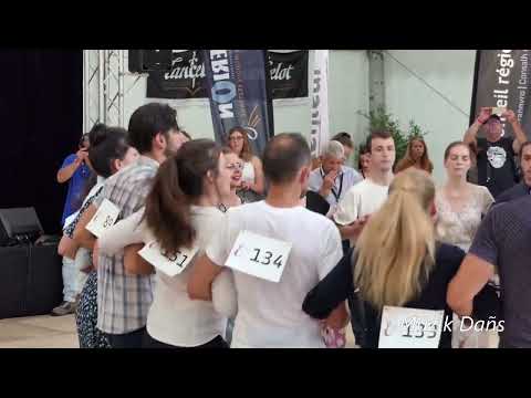 Danse bretonne : finale Dañs Plinn 2021 à Gourin avec Erik Marchand et Youenn Lange (Ton simple)