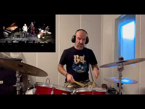 Greg Hutchinson 12 bar solo on Blues in the closet