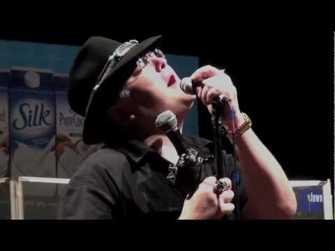 Blues Traveler - "Run Around" (eTownwebisode 195)