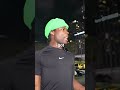 Kanel Joseph Lässt Hood Mitglied Zusammenklappen Lustig