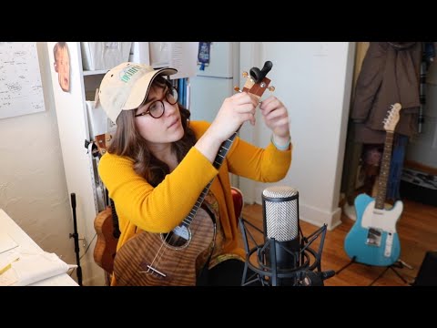 How to Change Baritone Ukulele Strings w/ Danielle Ate the Sandwich
