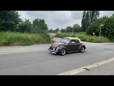 Erste Testfahrt eines Kunden mit seinem "frisch gemachten" VW Käfer 1303 Cabrio