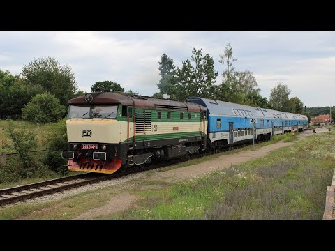 Czech "Bardotka" 749-264 stops with the Os9066 in Krhanice