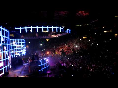 Swedish House Mafia @ Madison Square Garden in NYC Part 1 -1080p