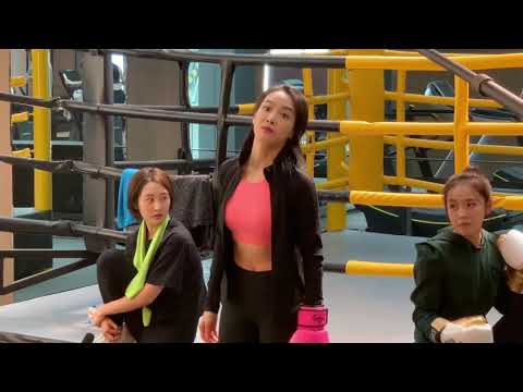 191022 Victoria - Love in Shanghai 《他其实没有那么爱你》Filming & Press Interview