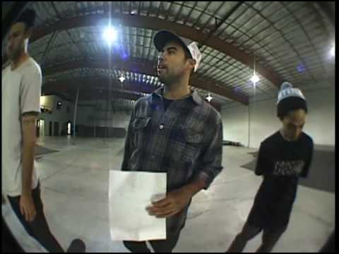 The Berrics - DANIEL CASTILLO vs ANDREW REYNOLDS