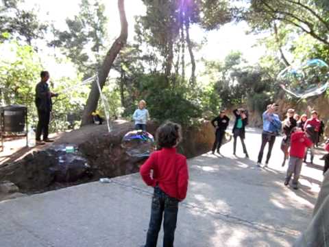 Funny game videos - Giant soap bubbles and kids in Barcelona, Spain