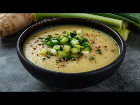 🌿 Creamy Leek and Celery Soup – Vegan, Healthy, and Super Delicious! 🥣