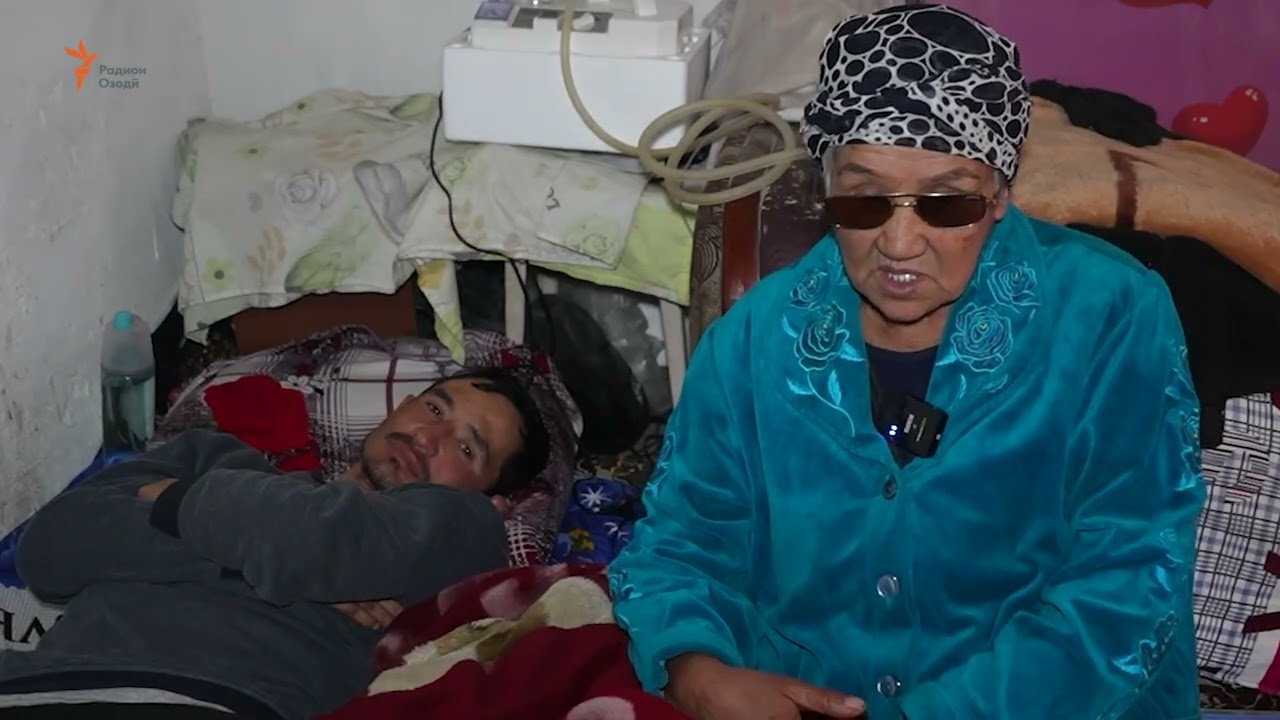 Модари танҳо: “Агар ман гузарам, ин аз гуруснагӣ мемурад”