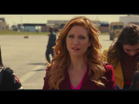 Pitch Perfect 3 (Featurette 'USO Tour')