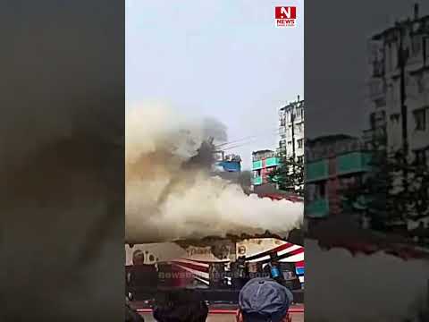 মহাখালী বাস টার্মিনালে দাঁড়িয়ে থাকা এসি বাসে আ/ গুন