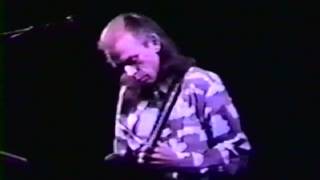 Steve Howe 1994 playing "Sketches In The Sun".