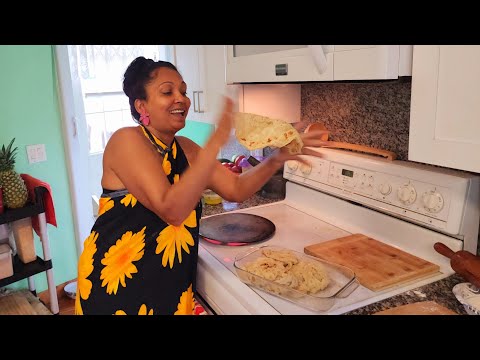 Paratha Roti Recipe 🇬🇾 Hot Guyanese breakfast, Fry aloo potatoes  buss up shot roti. veggie style