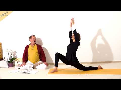 Halbmond mit langem Nacken - Yoga Asana Lexikon