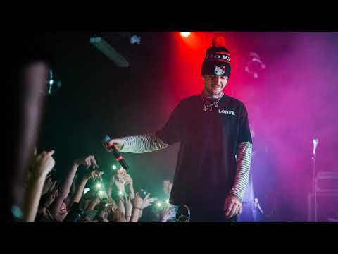 LiL Peep - Girls [LIVE] w/ Horse Head