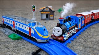 Download lagu Unboxing Dan Merakit Mainan Kereta Api Thomas And Friends Mengeluarkan Asap, Kereta Api Gajah 2027 mp3