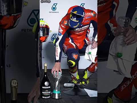 Agar Aapki Trophy Tut Jaaye… To Kya Karoge? 😳🏆 (🎥_@motogp)
