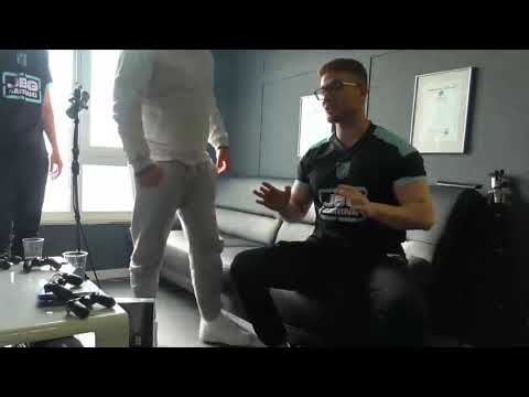 Mois und Seyed KASSIEREN Bomben-Schläge von Jigzaw und Flaggo