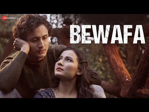 Bewafa Lyrics - Siddharth Pandey, Shivam Shukla, Himani Negi