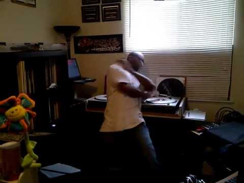 Die-Rek/DJ Versatile prepping for show