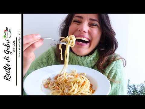 Pasta con ragù bianco panna e salsicce - Ricette di Gabri
