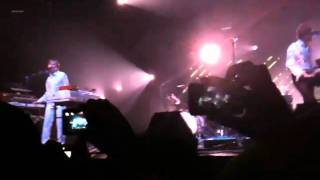 AIR - Missing The Light Of The Day / Santiago, 07-Oct-2010. (Live)