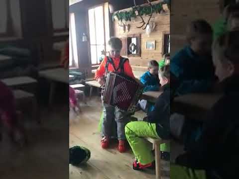 Ursprung Buam... der kleine Franz mit dem Zillertaler Bravourjodler