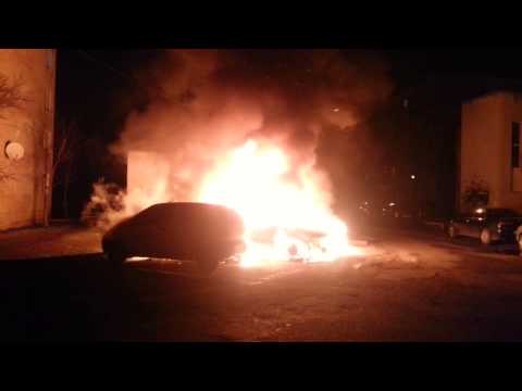 Incendiu auto Piatra Neamt - flacari