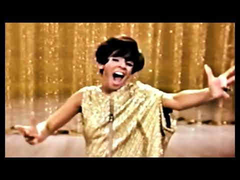 SHIRLEY BASSEY  "GOLDFINGER"  main and end titles   1964