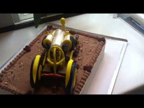DINGO , the tractor pullin' machine Cake
