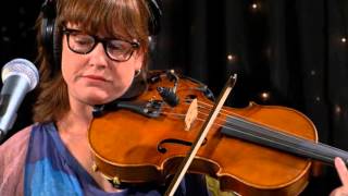 Julia Holter - Silhouette (Live on KEXP)