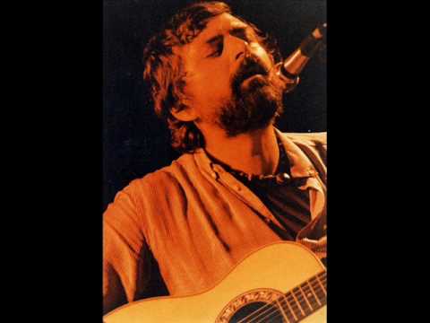 F. Guccini canta Lontano Lontano di L. Tenco