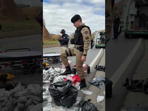 PERSEGUIÇÃO NA BR-116 TERMINA EM GRAVE ACIDENTE E GRANDE APREENSÃO DE DROGAS EM INHAPIM