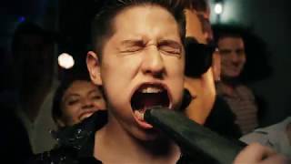 Así Me Divierto Lyrics English Translation