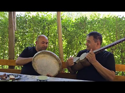 Ozod Sobirov ijrosidagi qoʻshiqlardan bahramand boʻling