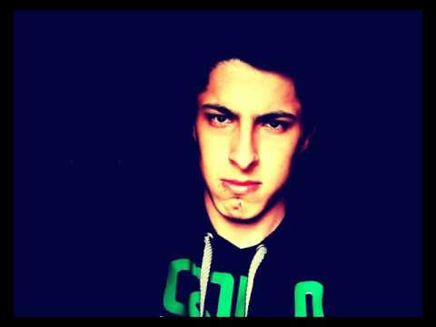 Brian Cienfuegos - Resistir