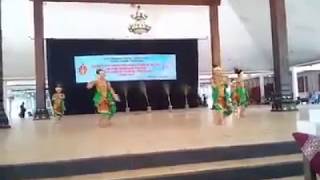 Download lagu Tari Wreksa Kalapa juara III kategori Seni Tari FLS2N SMP Tingkat Provinsi DIY 2017 mp3