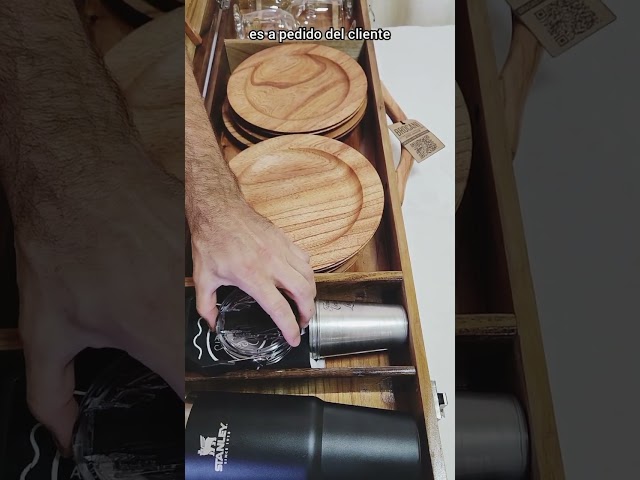 Vídeo relacionado con Vasos de Plástico Duro Reutilizables, 24 Piezas en 6 Colores Diferentes - Copas para Cumpleaños, Fiestas, Reuniones y Picnics