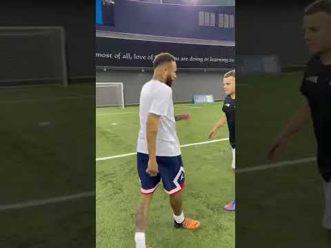 Mbappé vs Neymar Freekick 😱🚀💯 #Neymar #mbappé #freekick