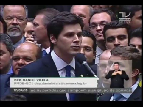 Daniel Vilela vota sim no impeachment da presidente Dilma