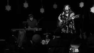 Suzie Vinnick - Never Been To Spain