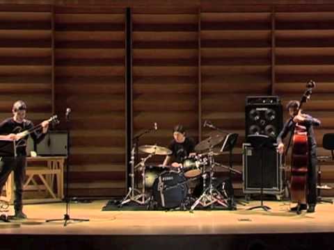 Slanting Dots- The net and a distant marker