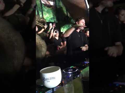 Solomun dropping The Cure - At Night (Verlk edit) at Warung Beach Club, Brazil