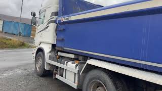 Camion-benne Scania R560 6x2 brøyterigget tippbil m/underliggende skjær. SE VIDEO à vendre - Image 4 | Autoline GN Camion-benne Scania R560 6x2 brøyterigget tippbil m/underliggende skjær. SE VIDEO | Image 4 - Autoline