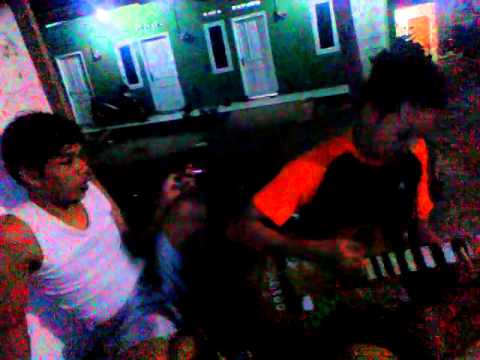 Cobek penyet bintro konser malam